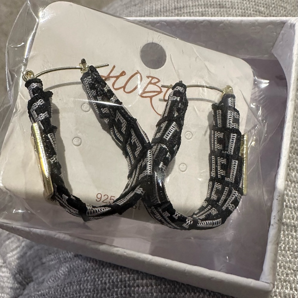 Cute F earrings